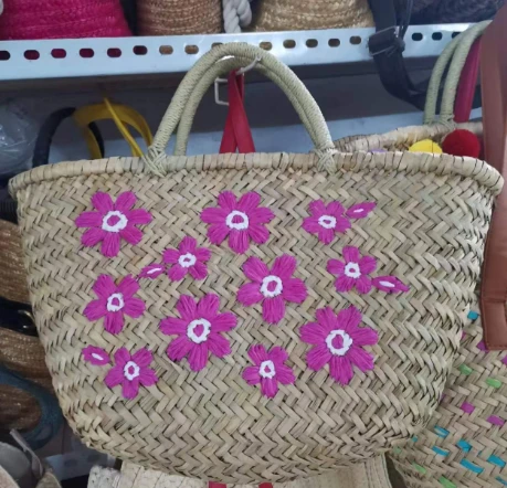 Természetes szalmás táska virág embrodiery -vel