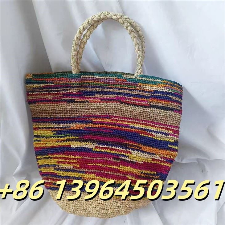 Kézzel készített többszínű raffia vödör