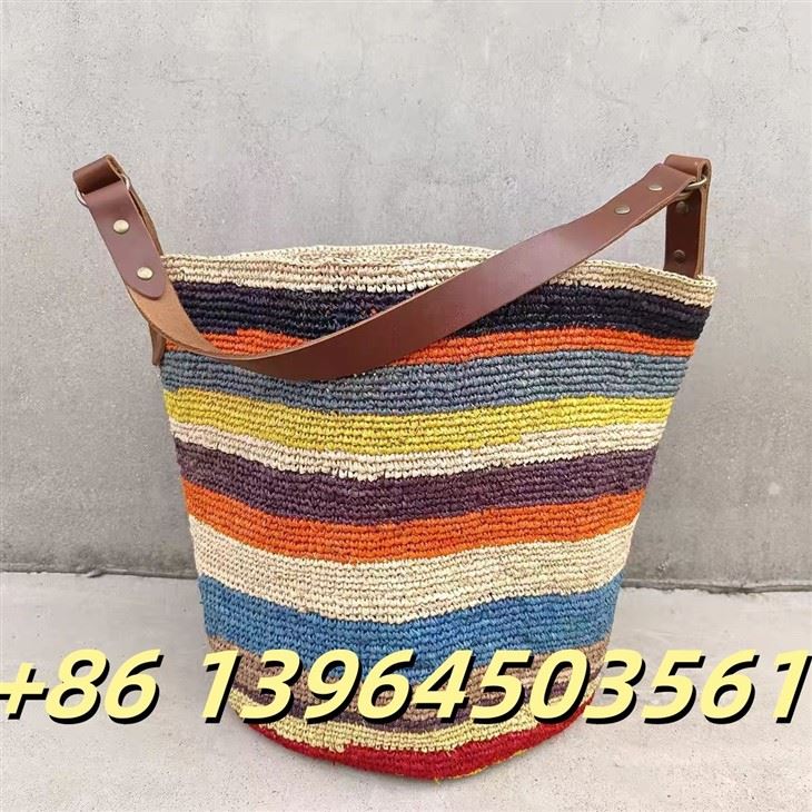 Színes raffia nő busket
