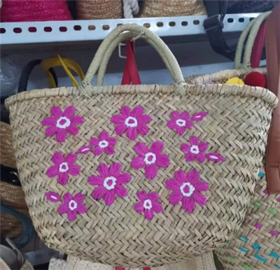 Természetes szalmás táska virág embrodiery -vel