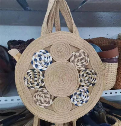 Kerek alakú női válltáska